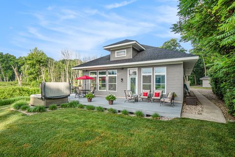 28845 Northern Bluff Drive Almena Township Van Buren MI 49055
