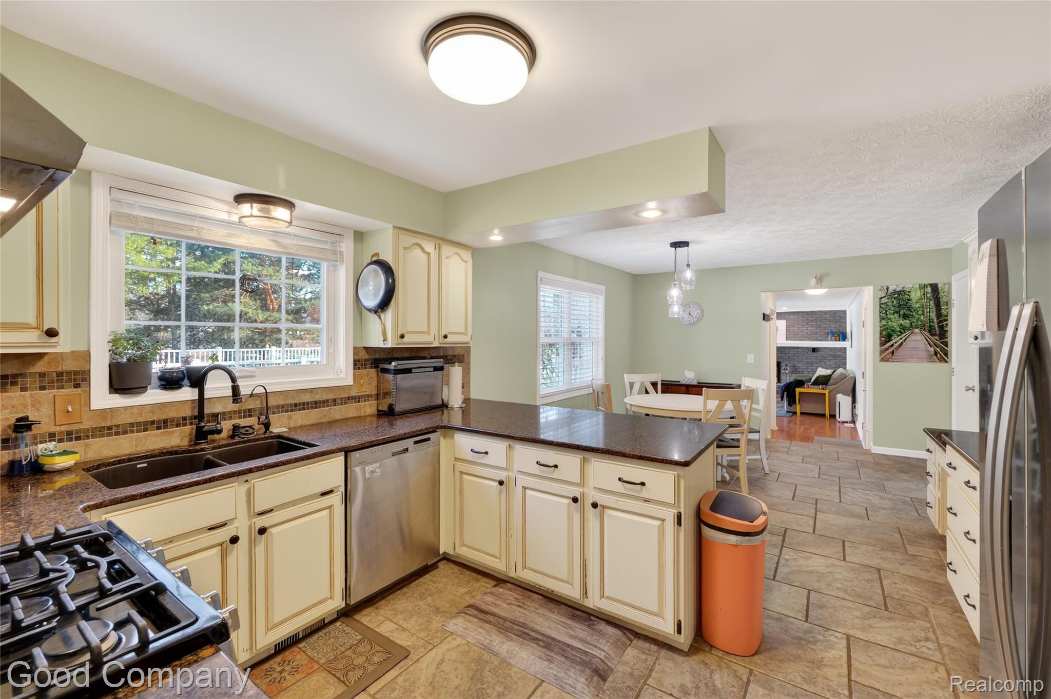 3761 Christopher Drive