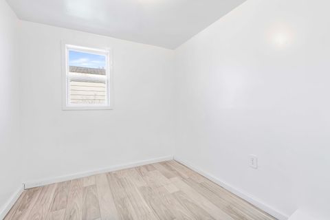 Tiny photo for 100 Wiltshire Avenue, Battle Creek City, MI 49015 (MLS # 64026006016)