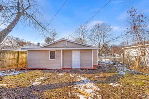 Tiny photo for 100 Wiltshire Avenue, Battle Creek City, MI 49015 (MLS # 64026006016)