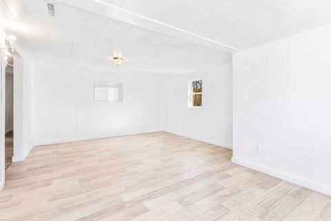 Tiny photo for 100 Wiltshire Avenue, Battle Creek City, MI 49015 (MLS # 64026006016)