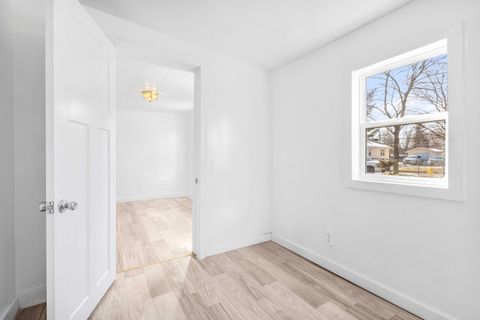 Tiny photo for 100 Wiltshire Avenue, Battle Creek City, MI 49015 (MLS # 64026006016)