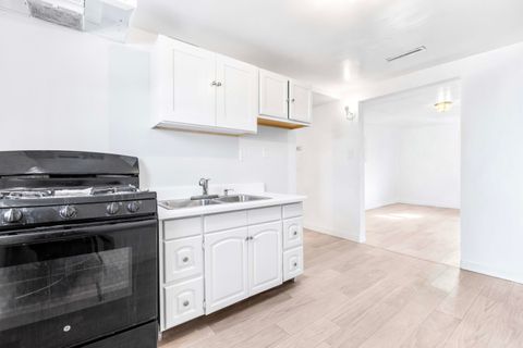 Tiny photo for 100 Wiltshire Avenue, Battle Creek City, MI 49015 (MLS # 64026006016)