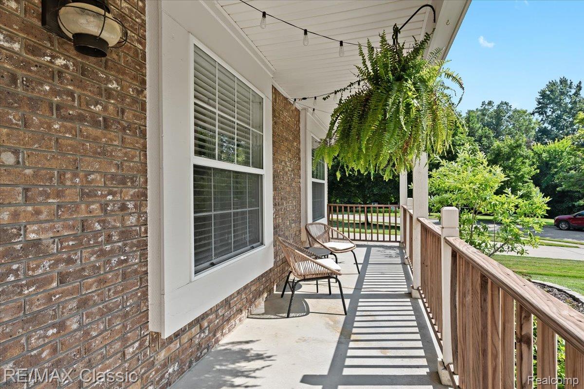 4176 W Pointe Drive