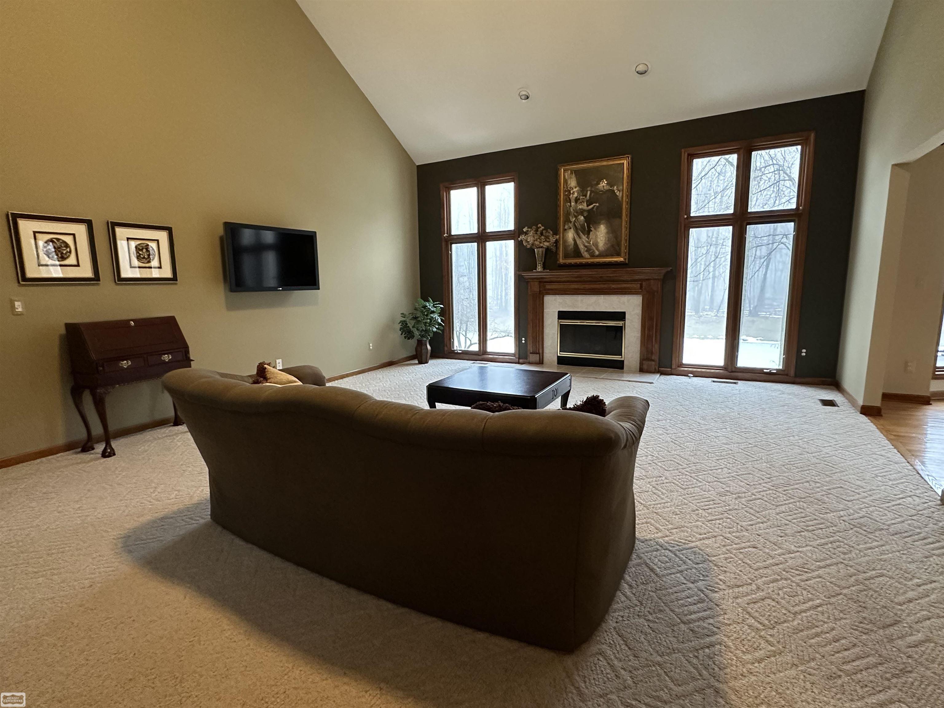 51658 Colonial Drive