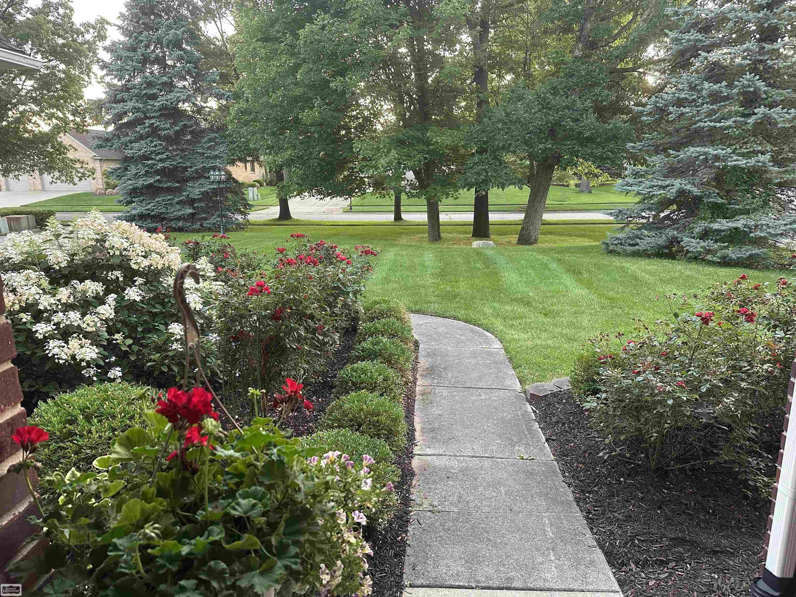 51658 Colonial Drive