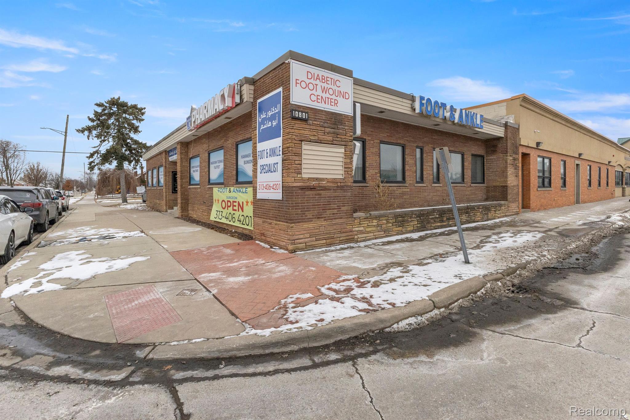 10801 W WARREN Avenue