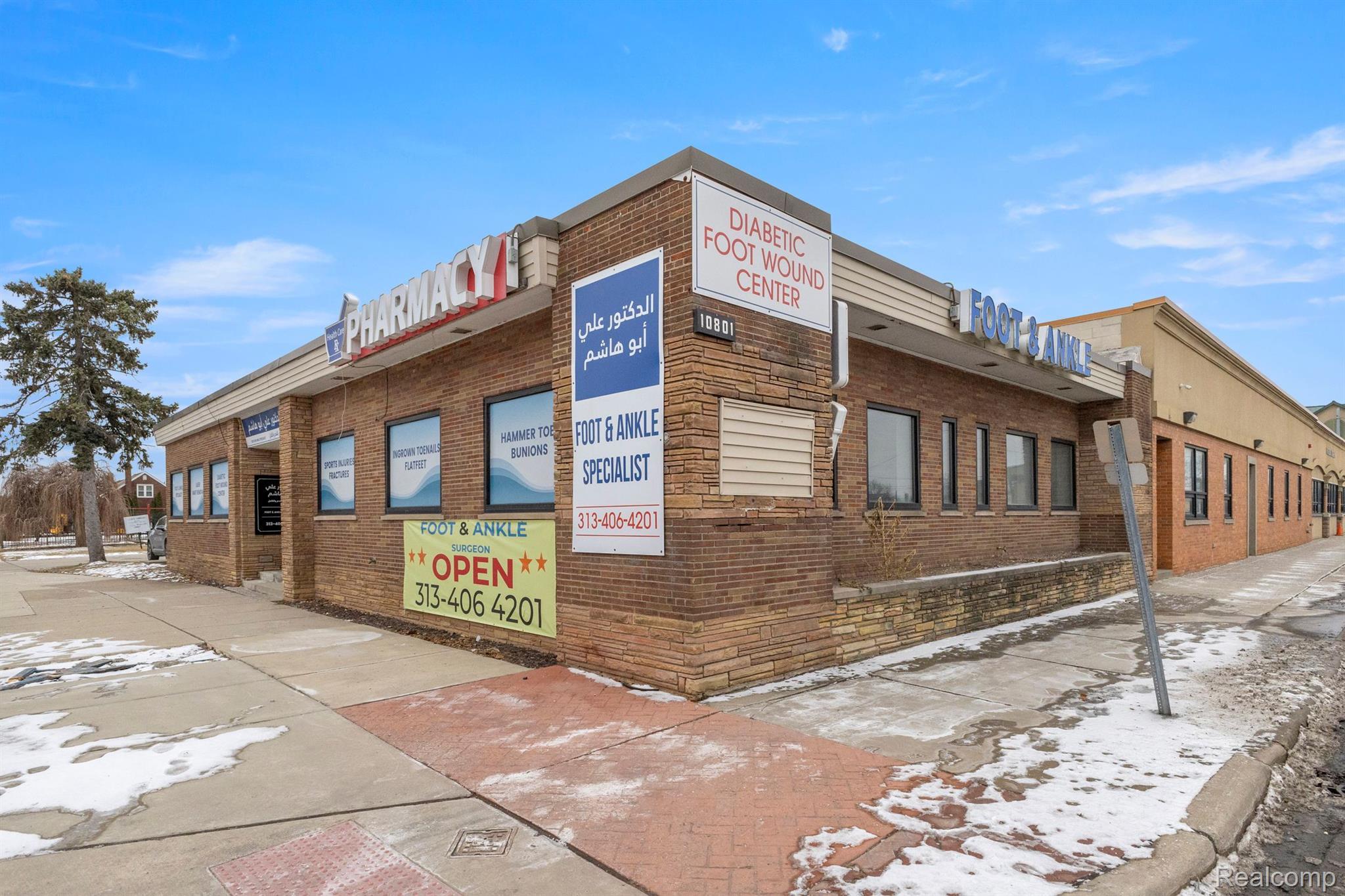 10801 W WARREN Avenue