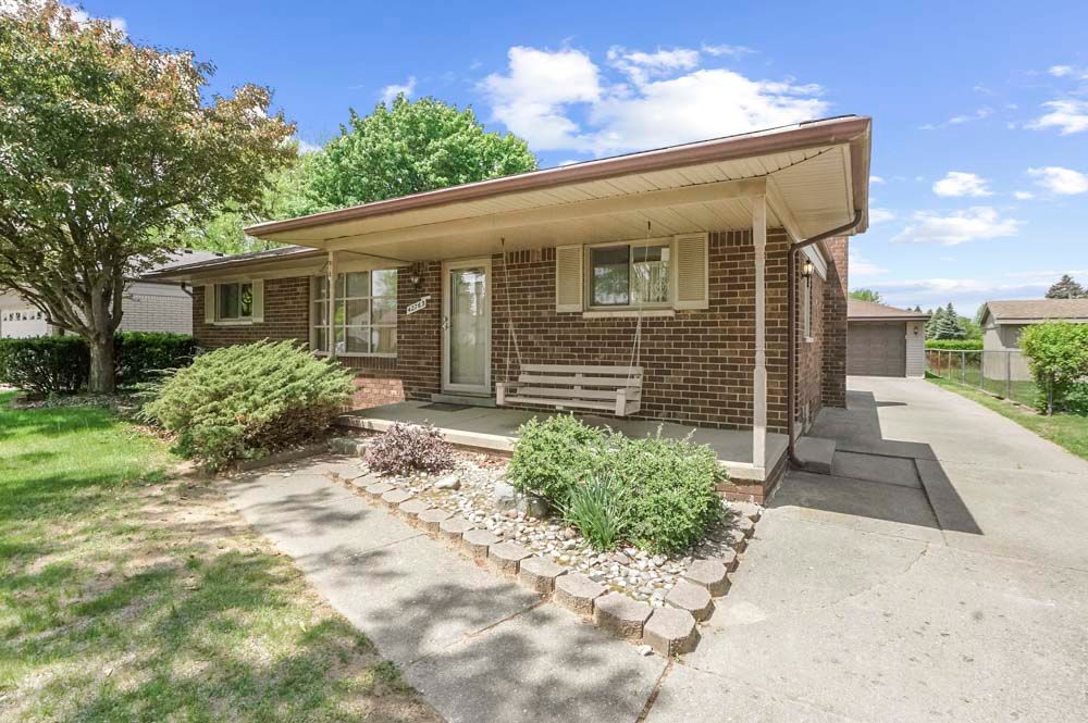 42763 MICHIGAN Drive