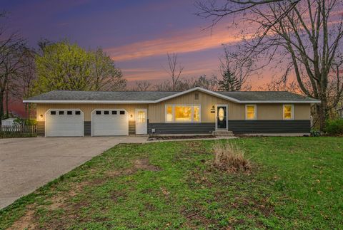 2506 Brookdale Drive Holland Charter Township MI 49424