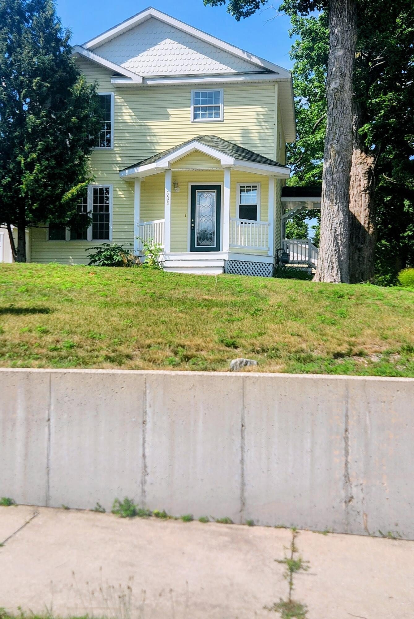 538 W Upton Avenue