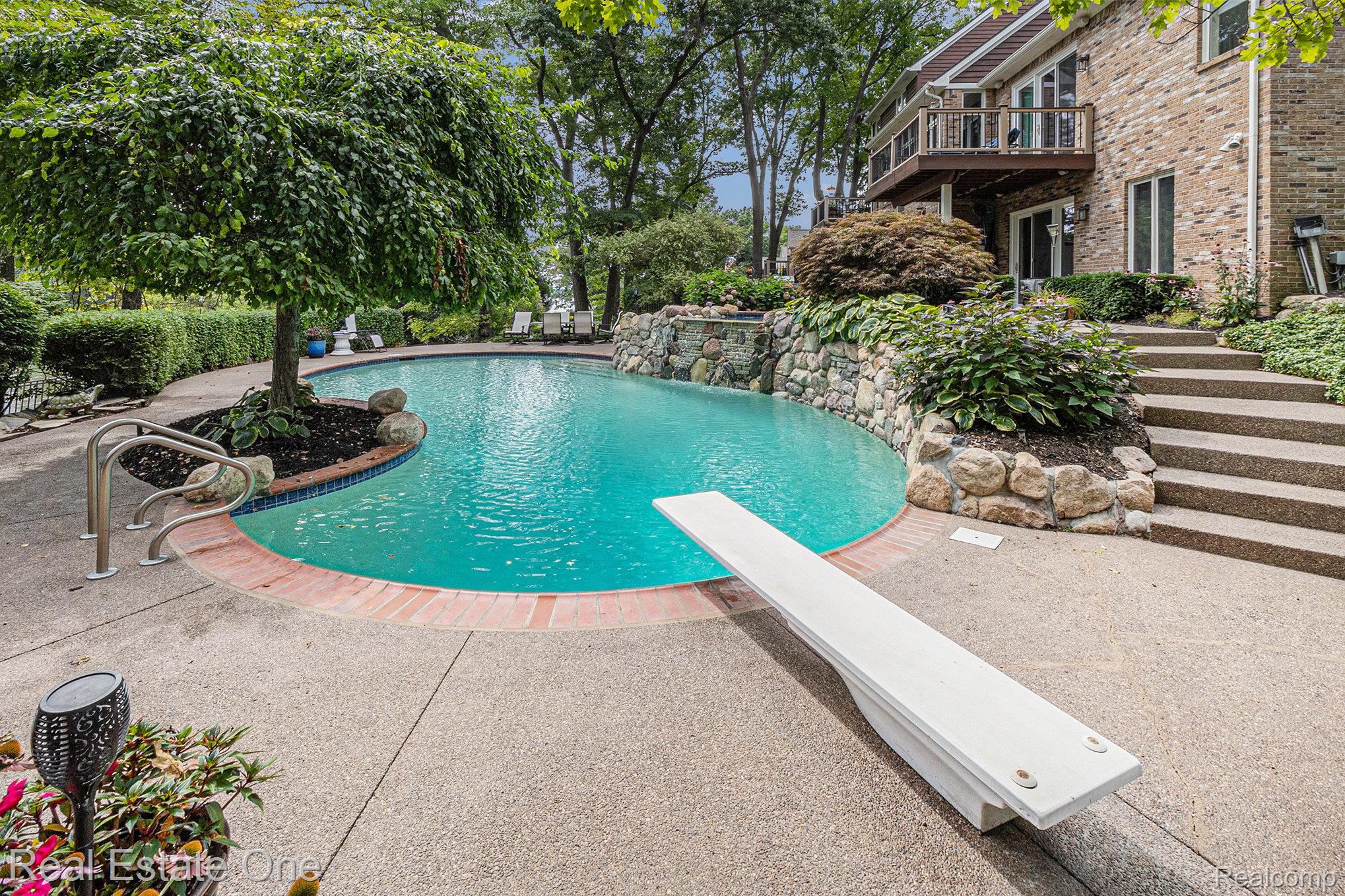 2460 Waterfront Drive