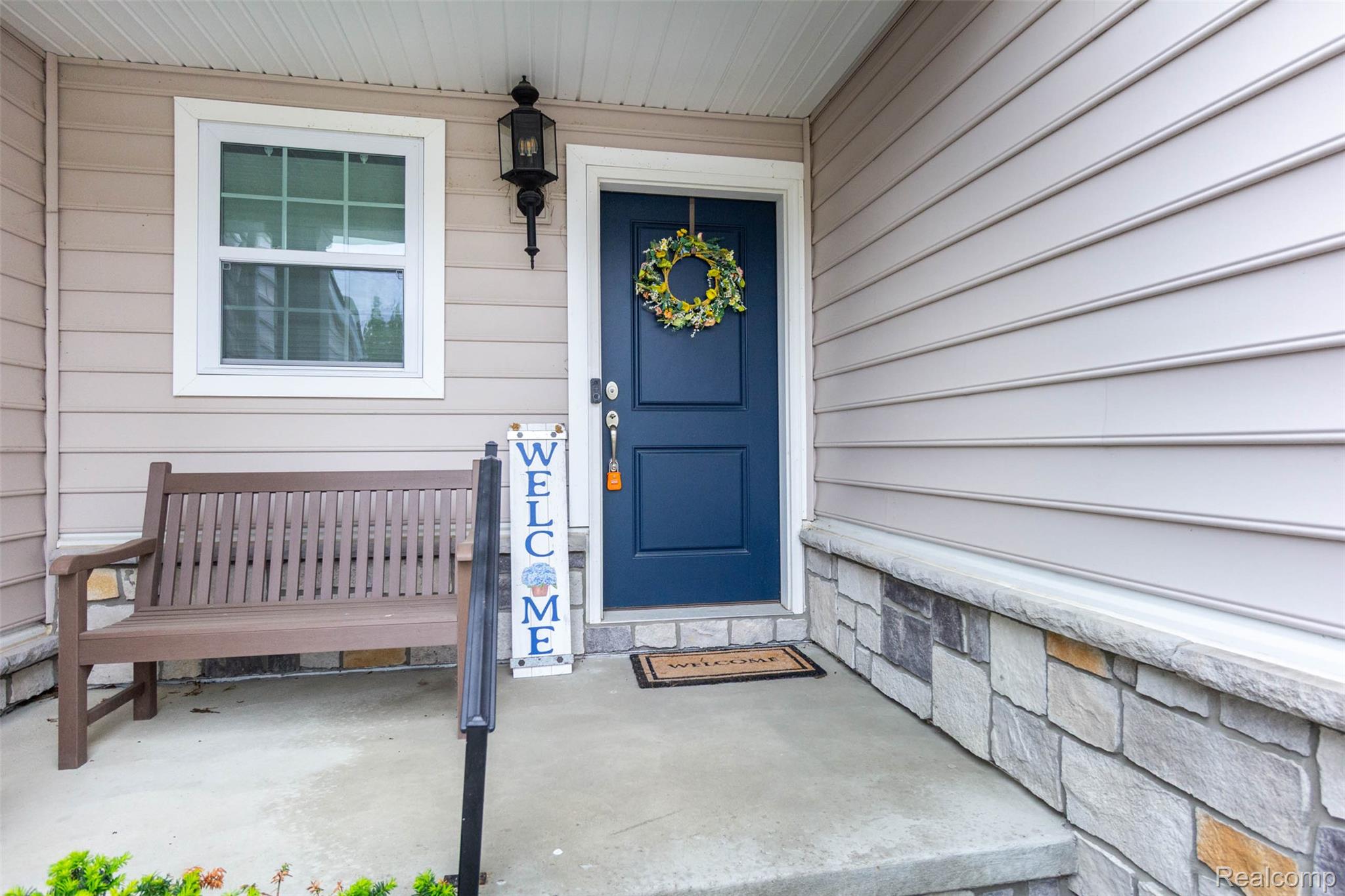 2589 Oxford Circle
