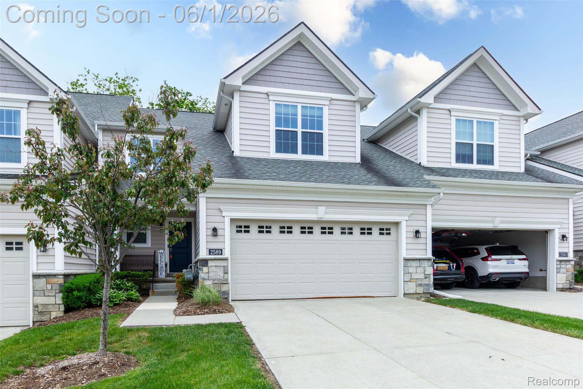 2589 Oxford Circle