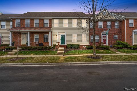 253 Stonegate W Pontiac City MI 48341