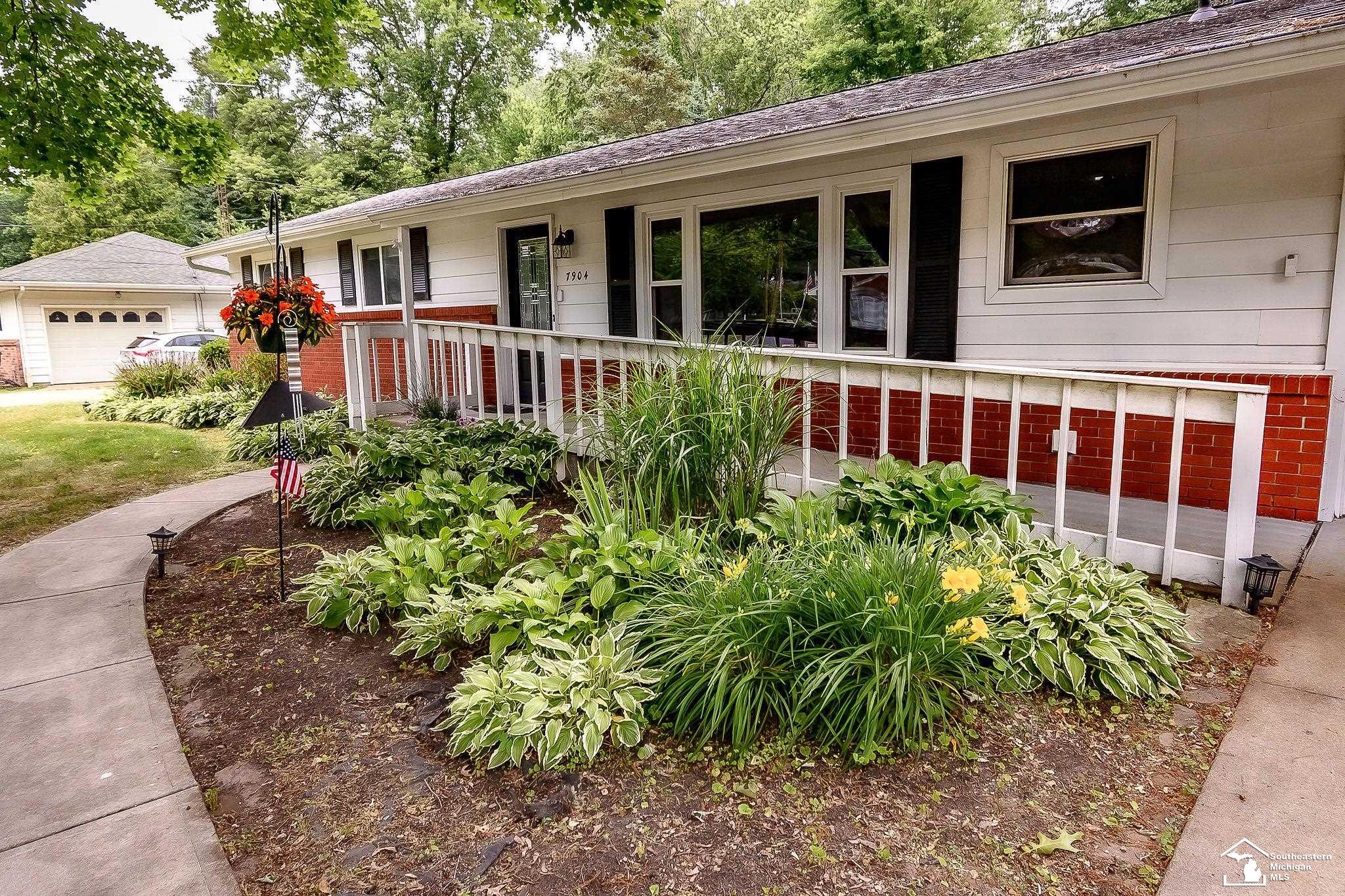 7904 Comanche Trail