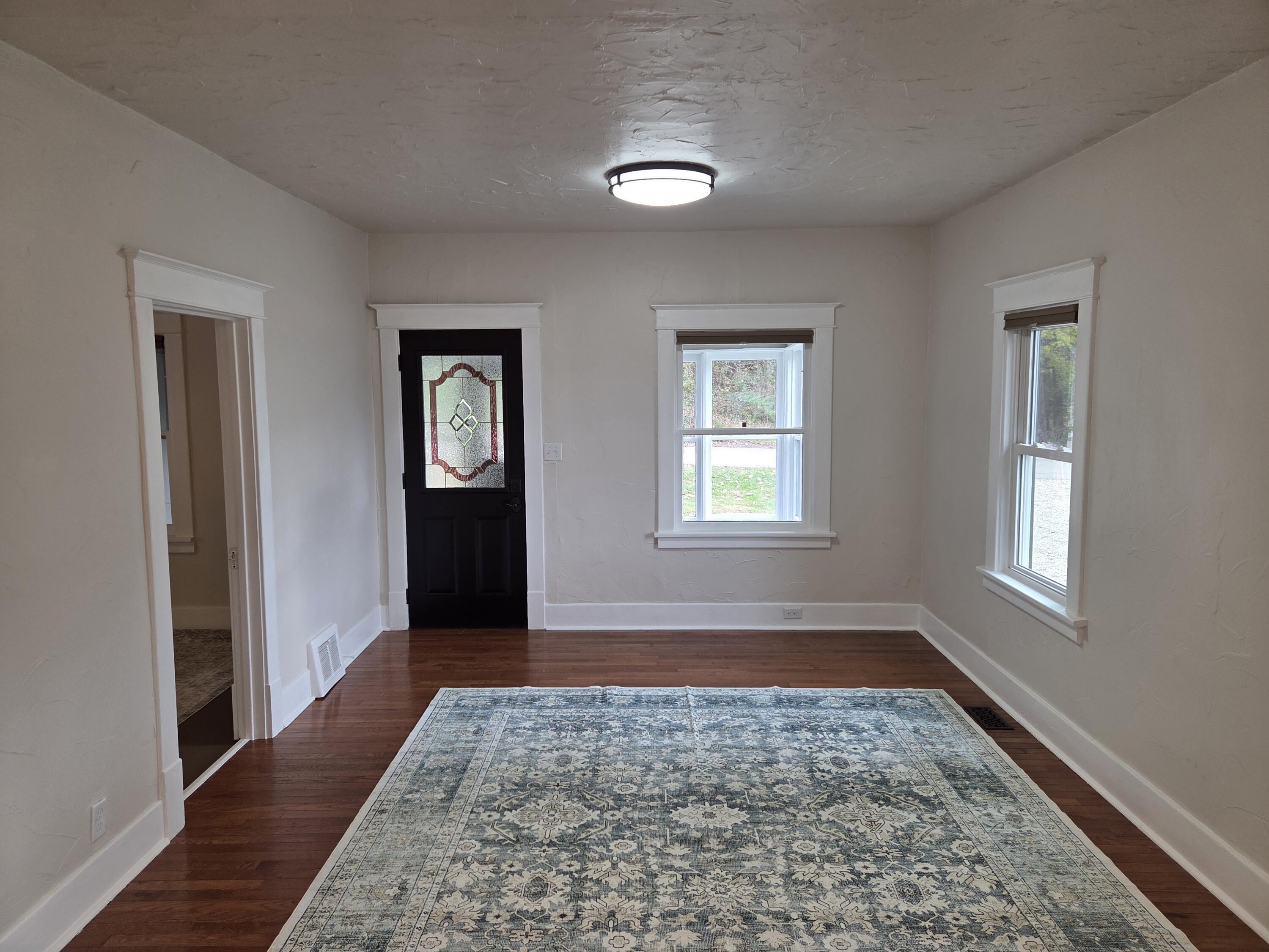 233 Leenhouts Street