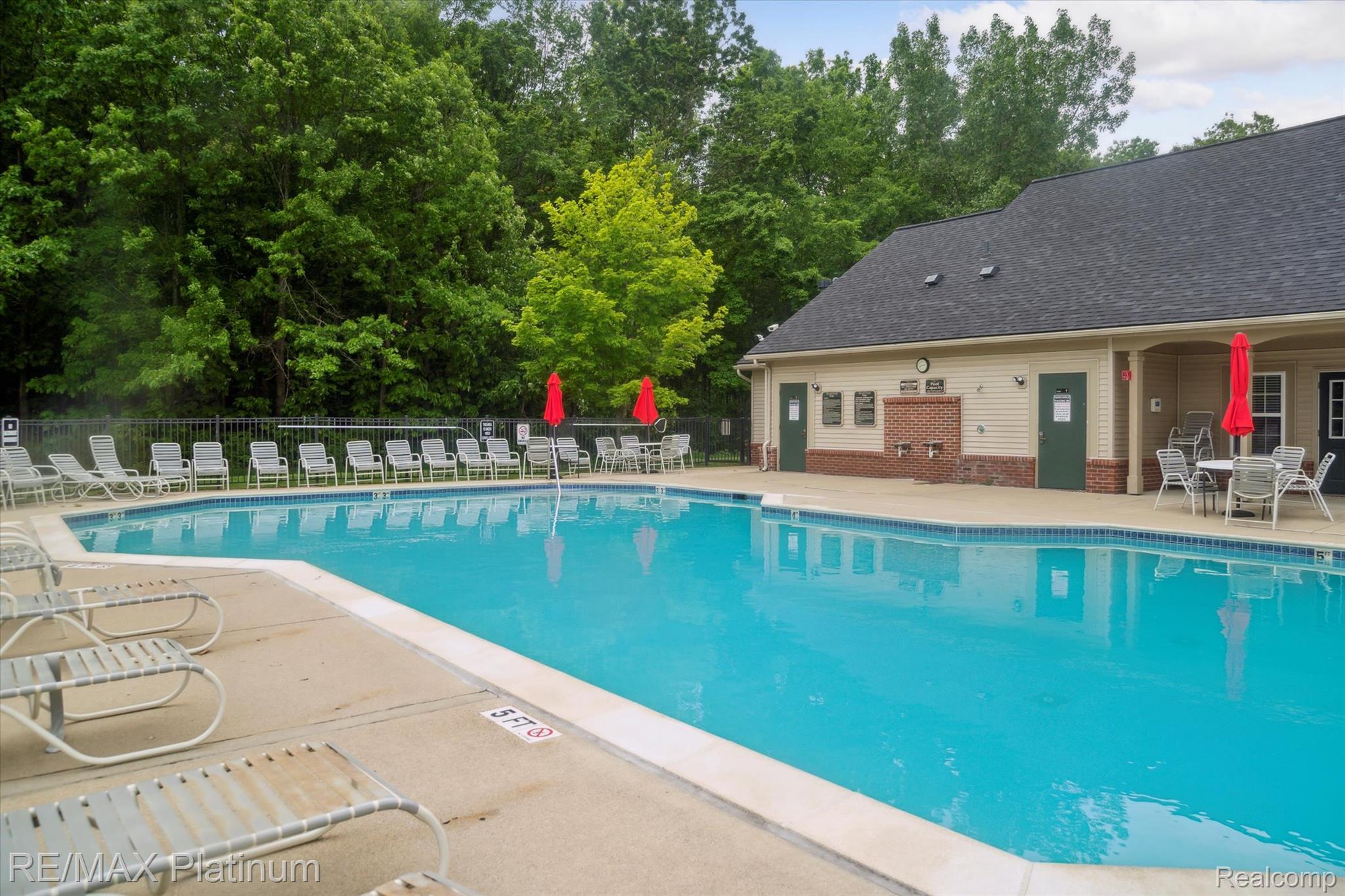 4300 Hampton Ridge