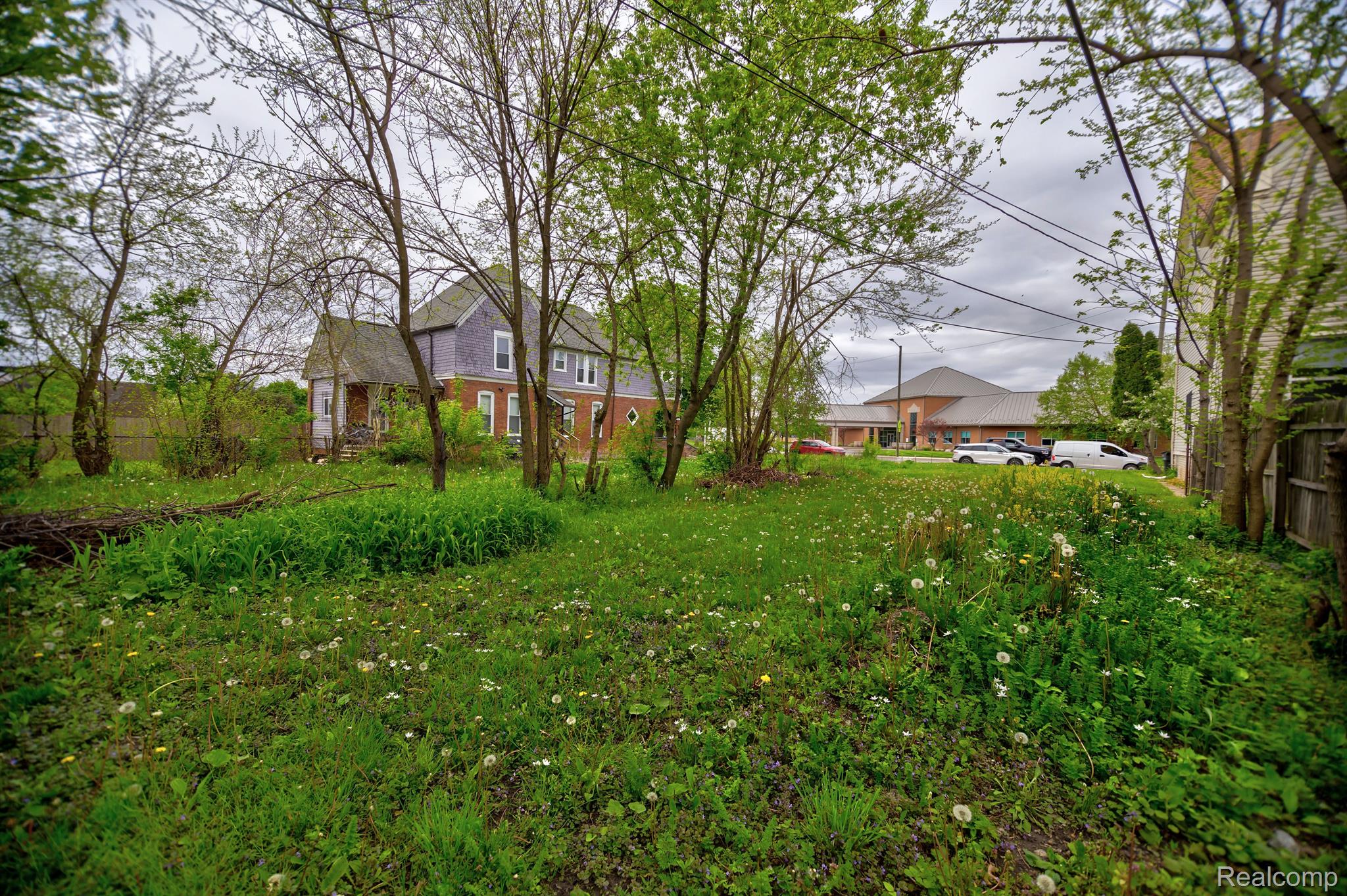 1751 W Warren Avenue