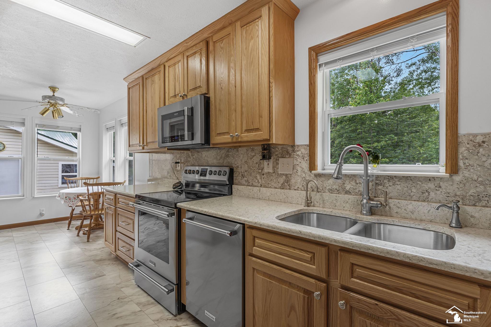 13332 Twin Lk Rd. NE Road