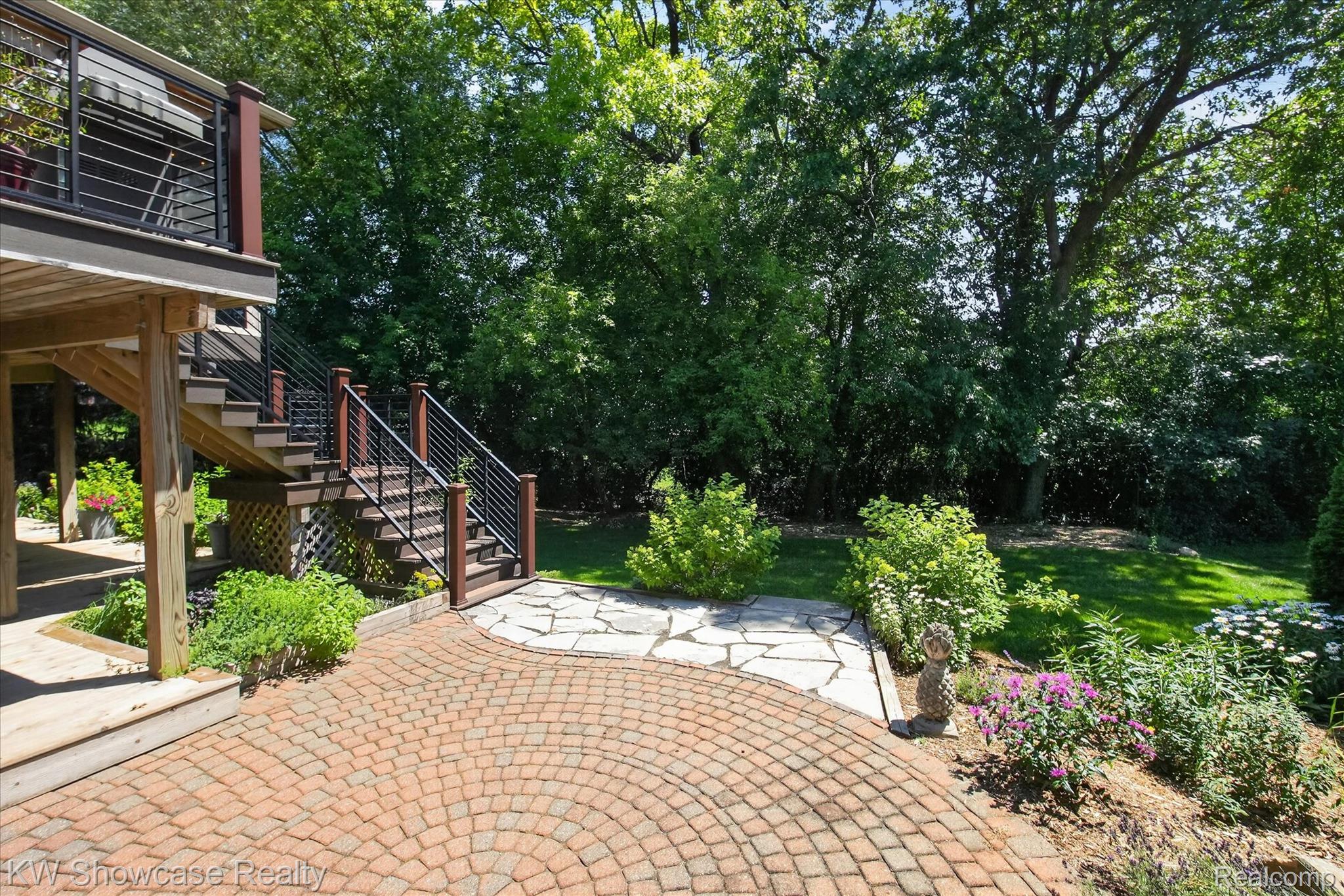 8265 Eastway Drive