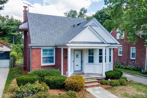 1114 W Lewiston Avenue Ferndale City MI 48220