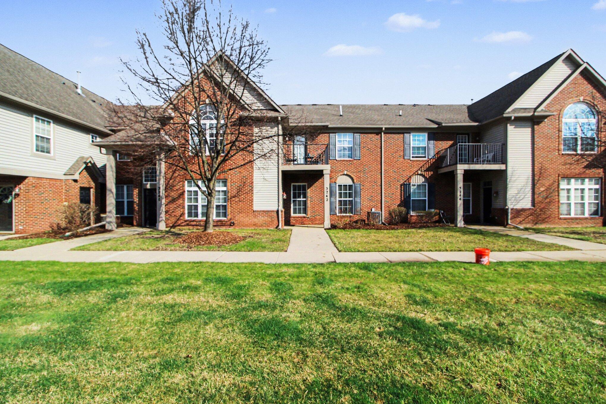 3242 Primrose Lane