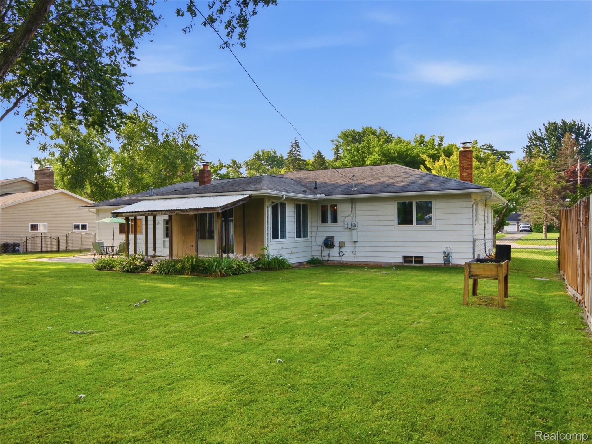 738 6th Street