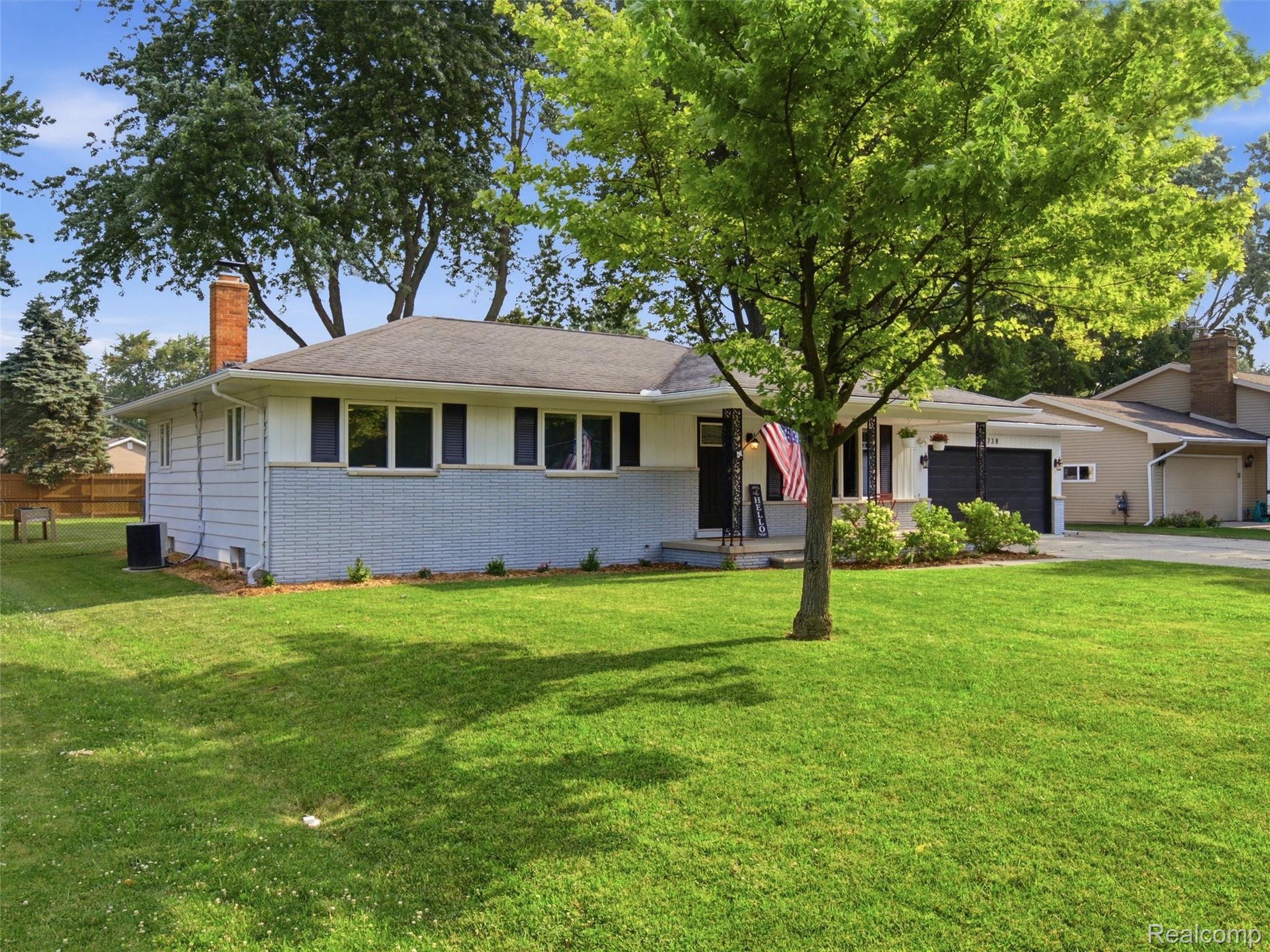 738 6th Street