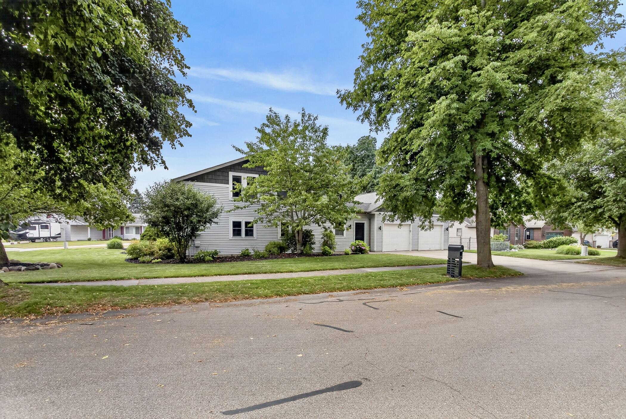 1329 Dewberry Court NE