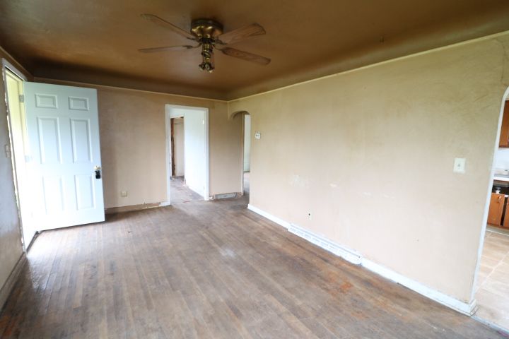 1119 W KLEIN Street