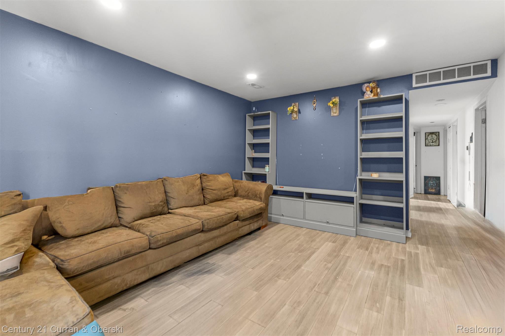 20023 Syracuse Avenue