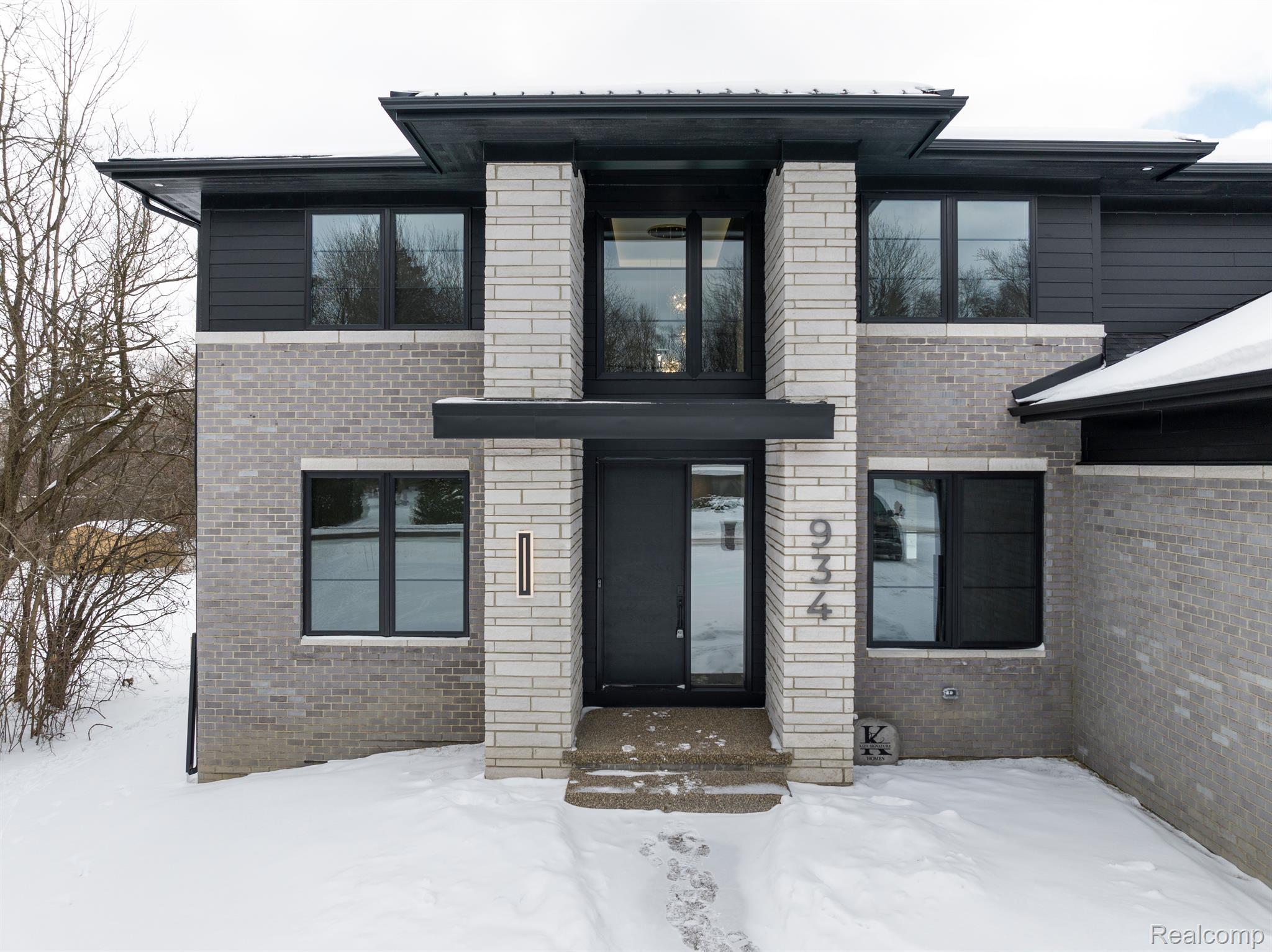 1545 Tiverton Trail Drive