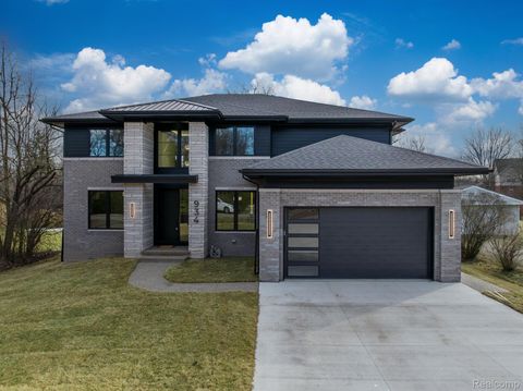 Photo of 1545 Tiverton Trail Drive, Rochester Hills City, MI 48306 (MLS # 20261018766)