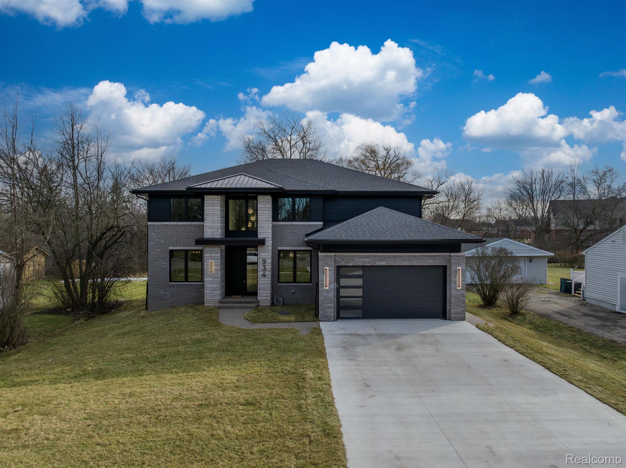 1545 Tiverton Trail Drive