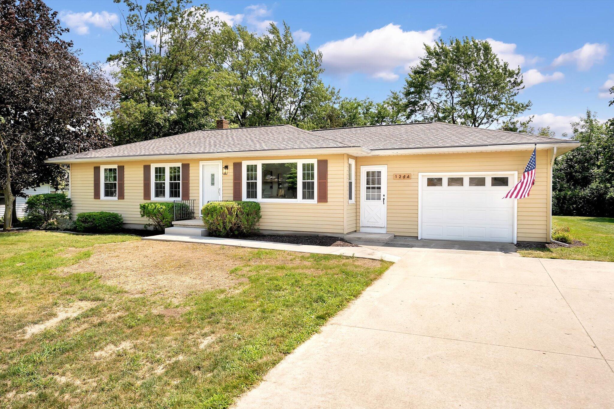 1244 Hillcrest Drive