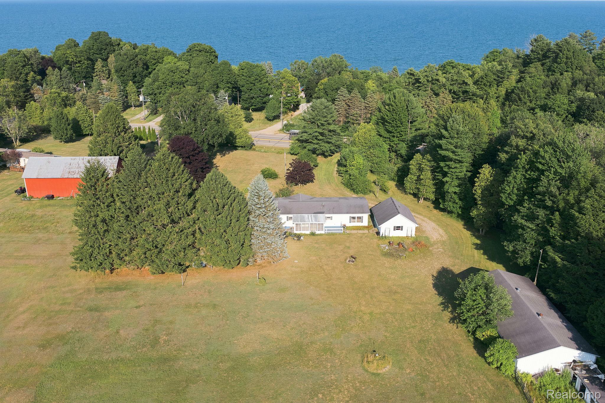 2390 Lakeshore Road