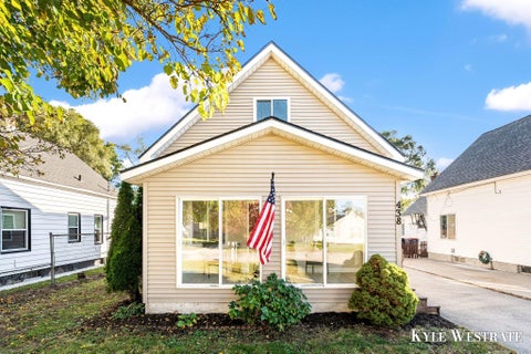 Photo of 438 W 20th Street, Holland City, MI 49423 (MLS # 65026055989)