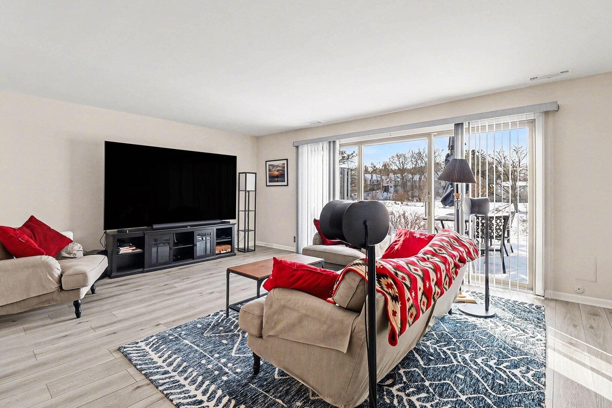 719 Watersedge Drive