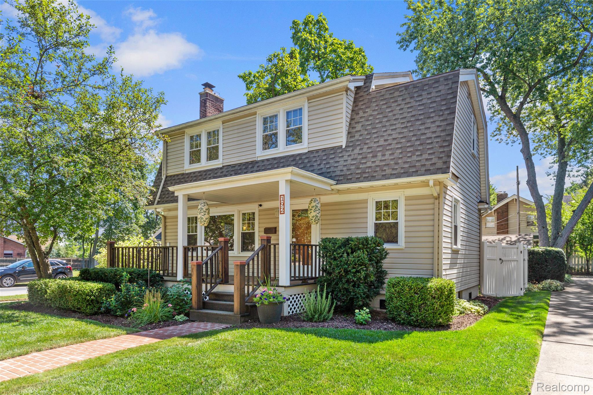 192 E Lincoln Street