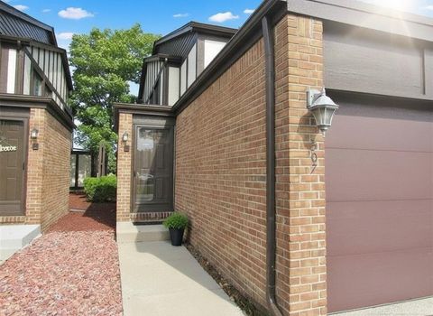 507 Country Club Drive St Clair Shores City MI 48082