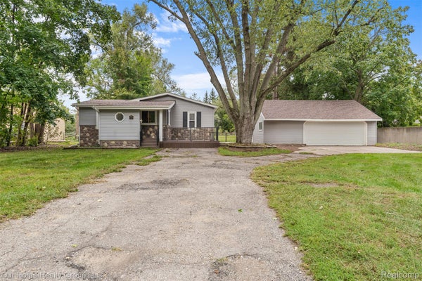 35520 RONALD ST, ROMULUS, MI 48174 - Image 1d620a340698e9d33db0bfee63122e12/1291817926