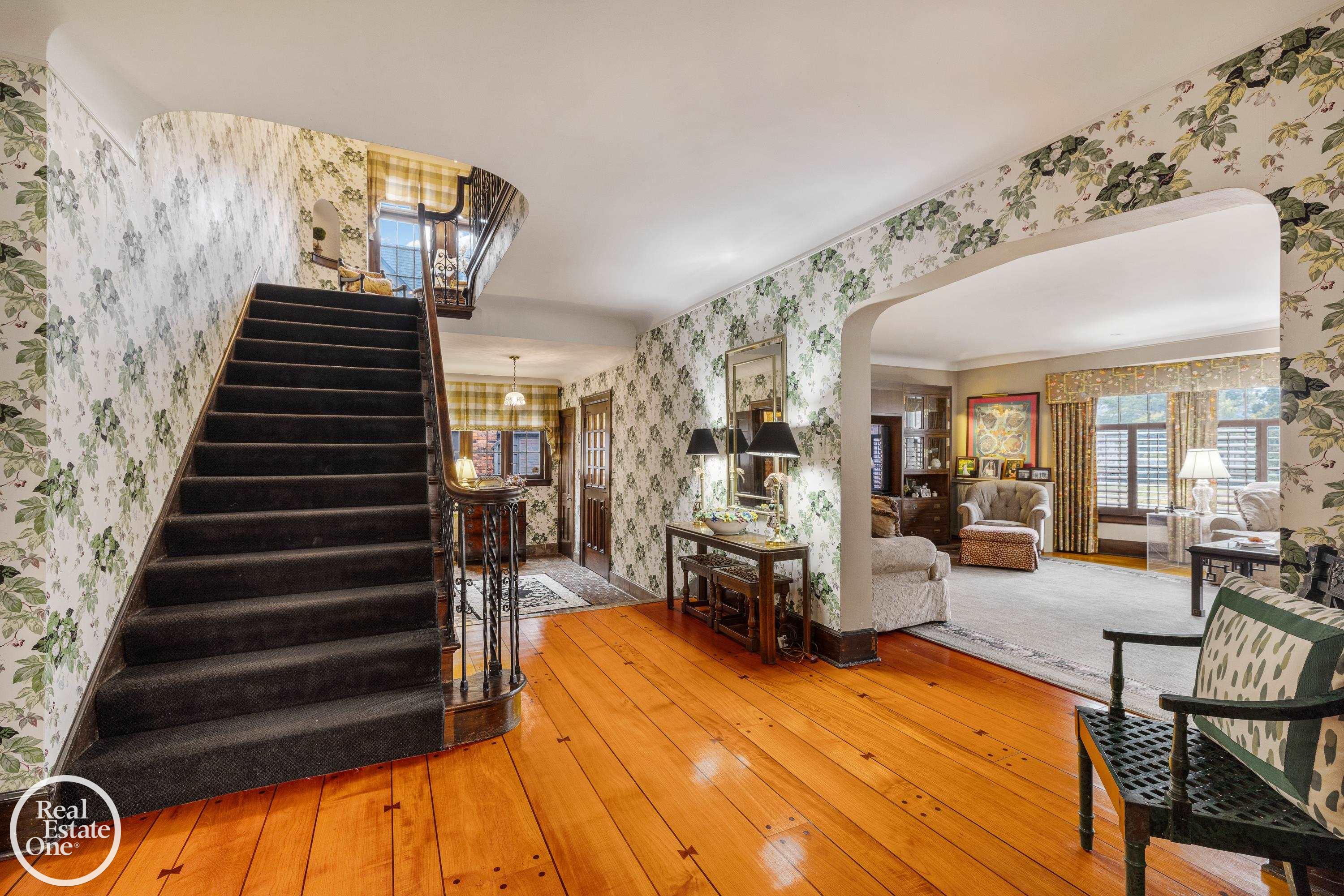 467 University Place