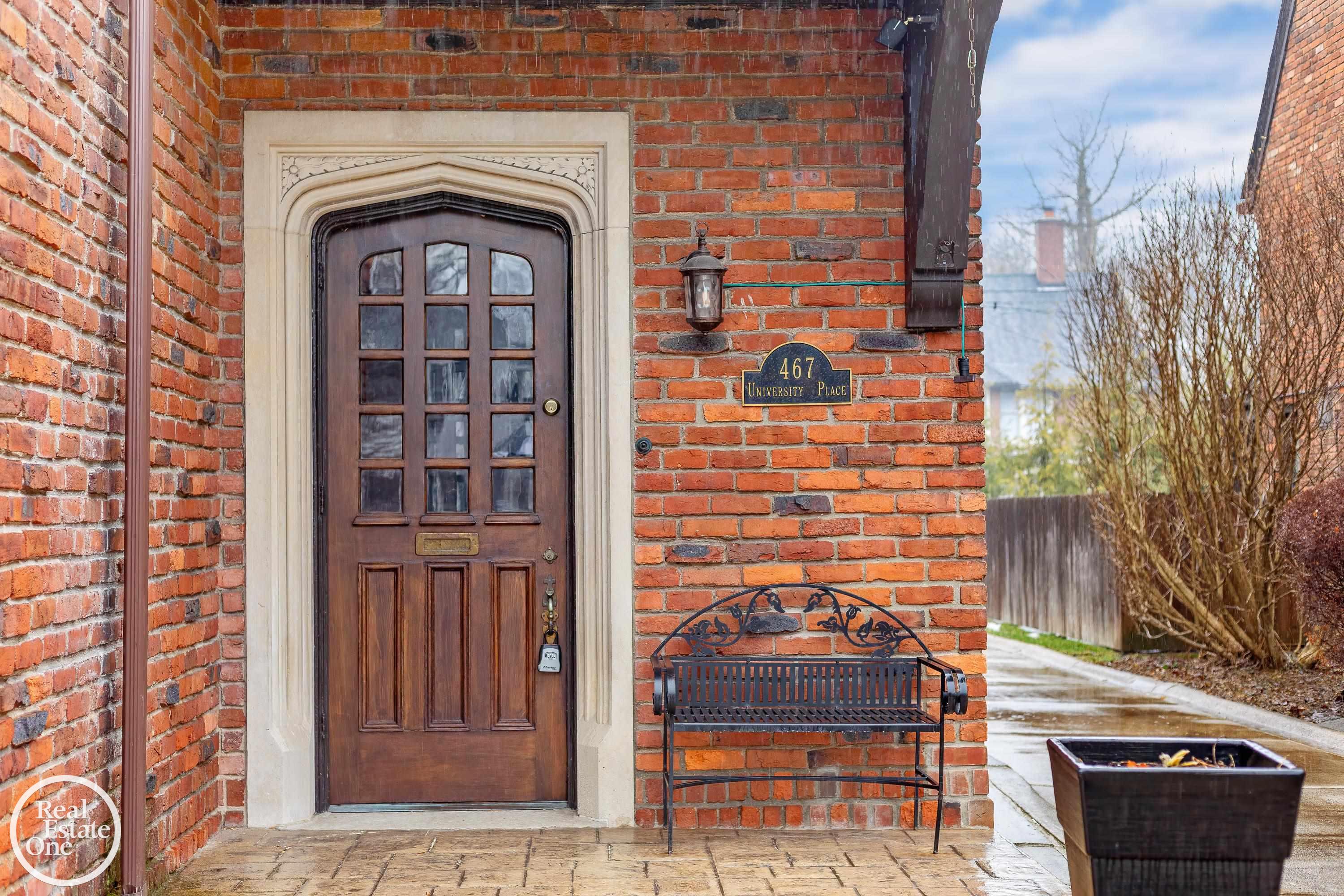 467 University Place