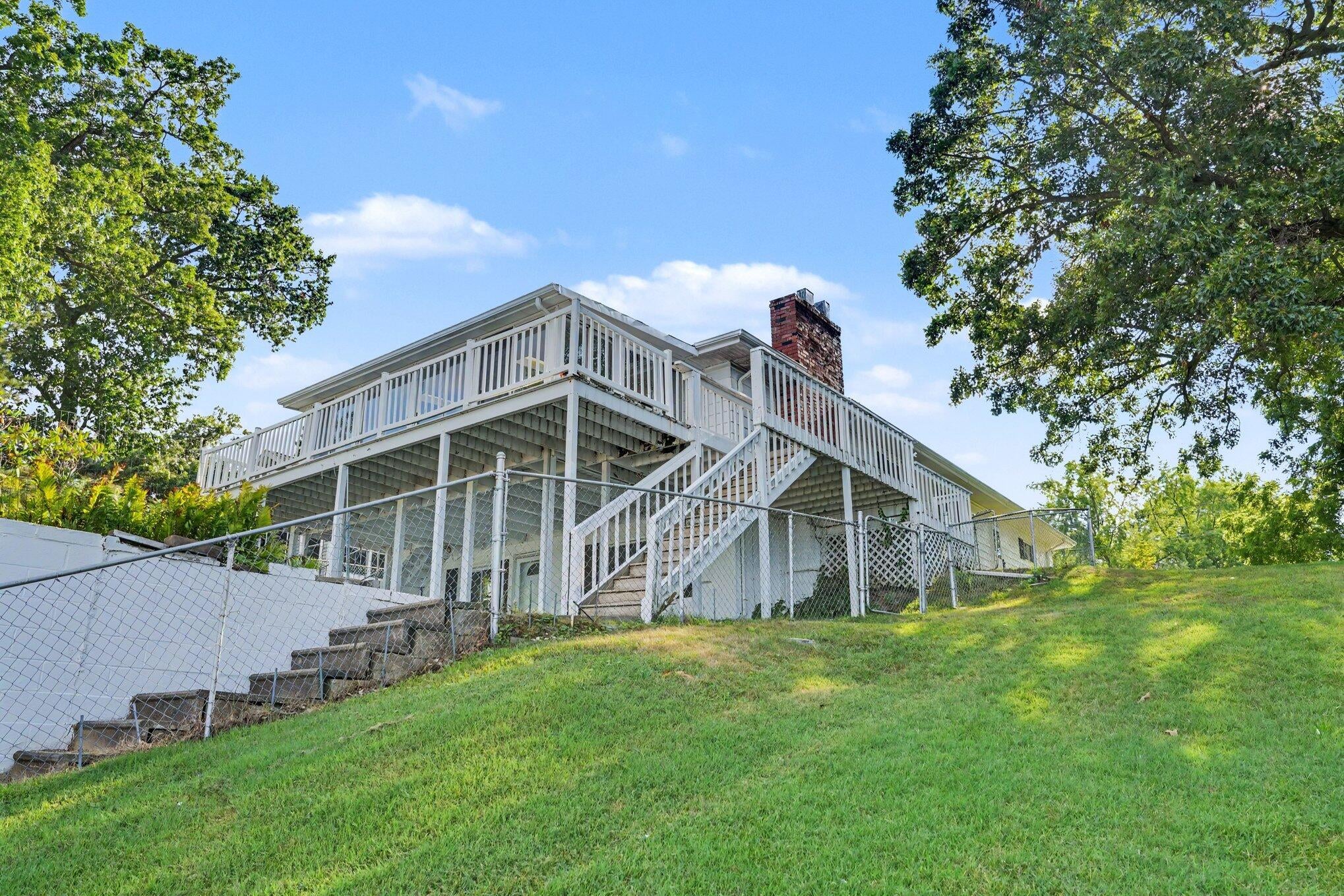 468 W Crooked Lake Drive W