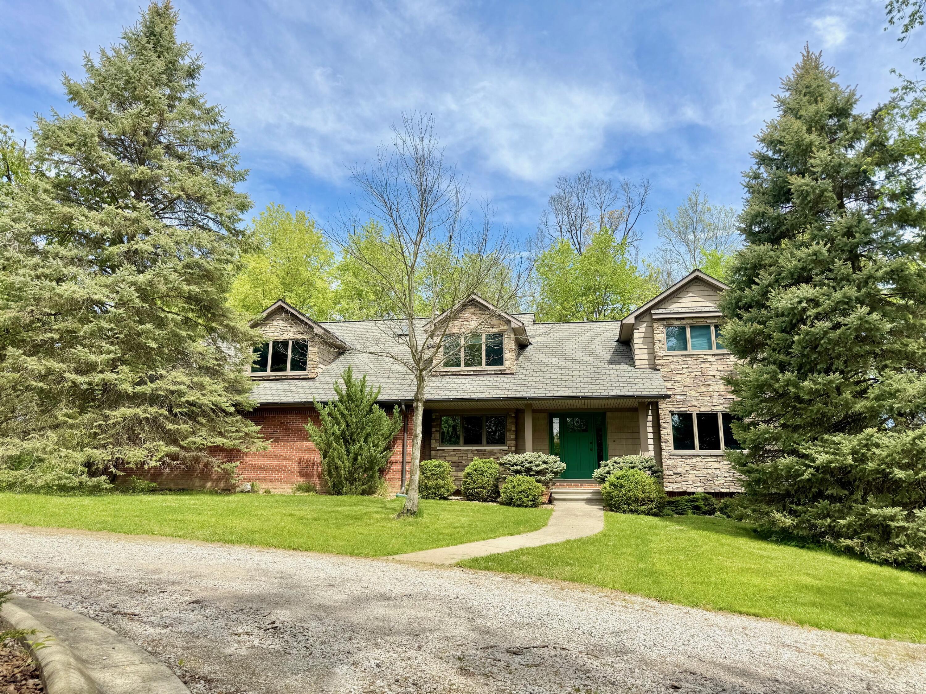 5557 N Territorial Road