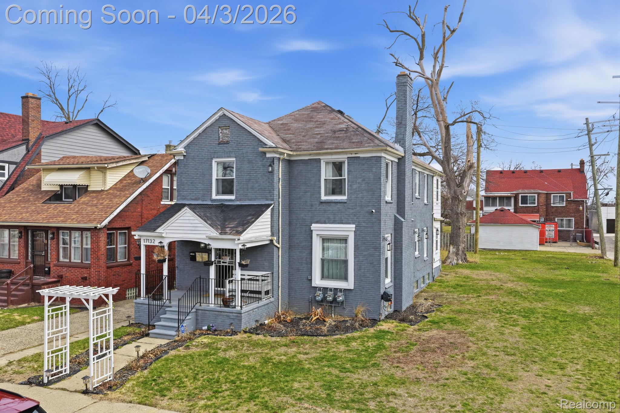 17132 Greenlawn Street