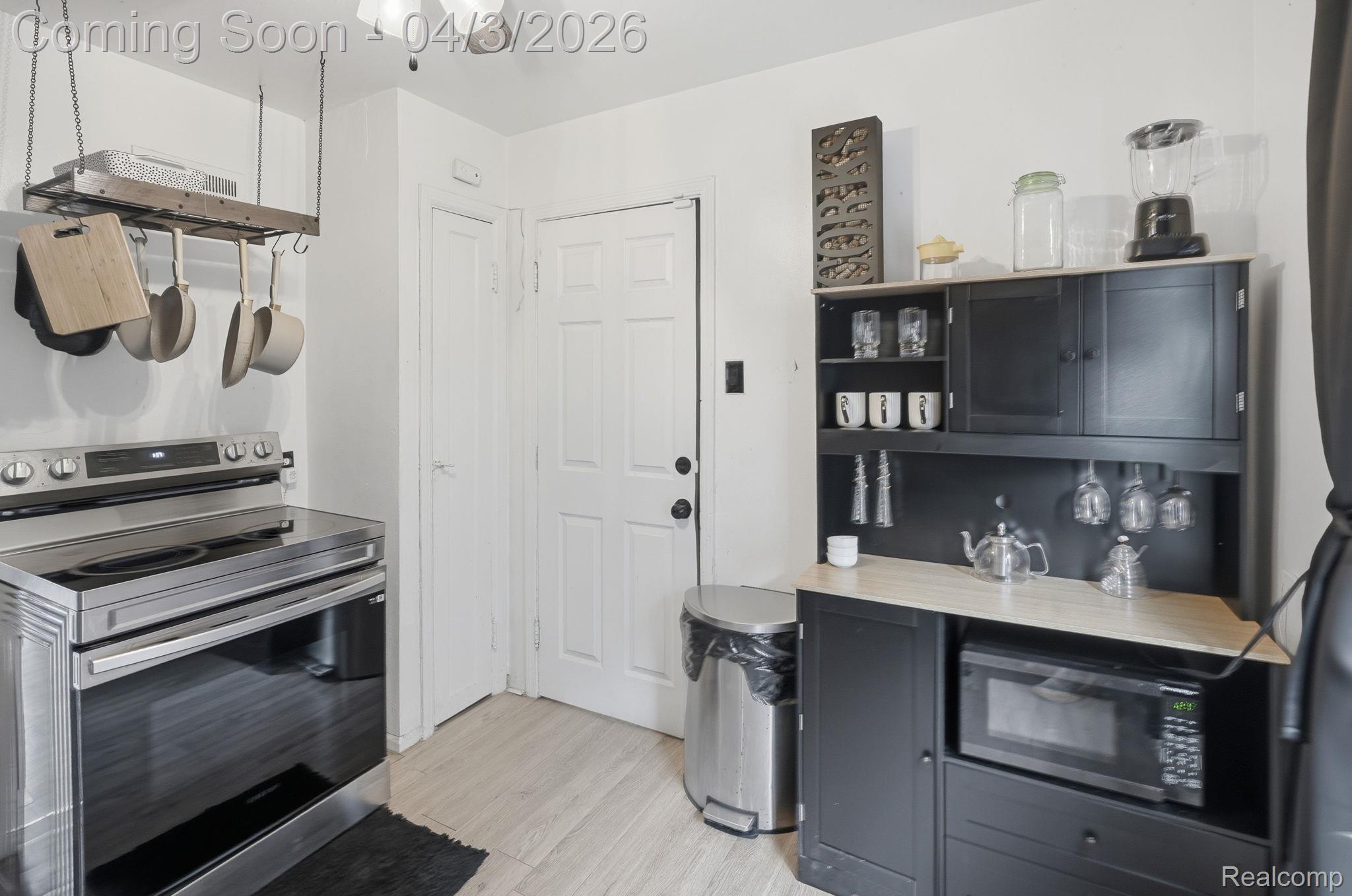 17132 Greenlawn Street