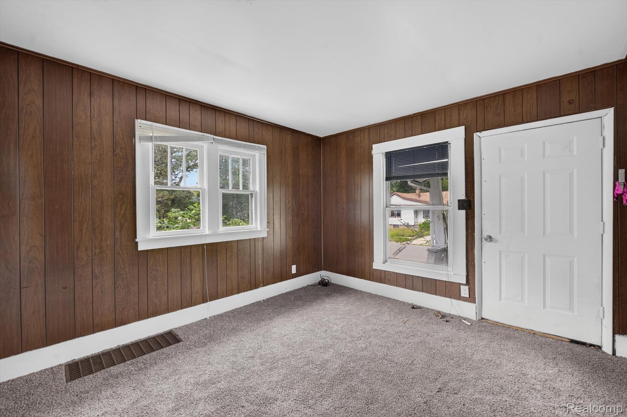 126 E Gracelawn Avenue