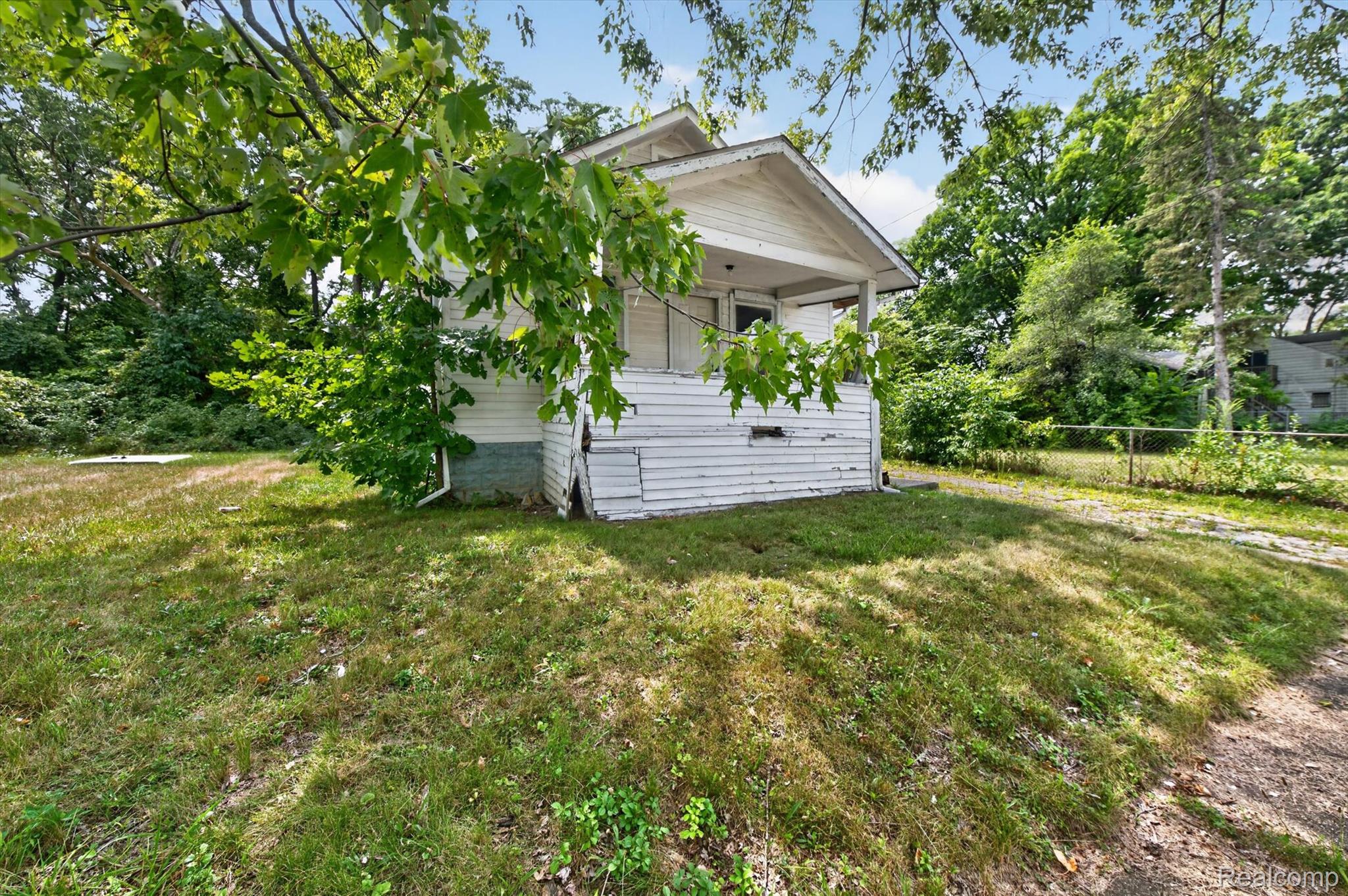126 E Gracelawn Avenue
